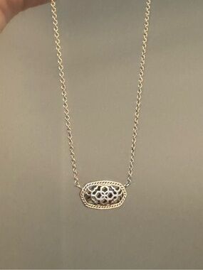 Kendra Scott Silver Openwork Oval Pendant Necklace